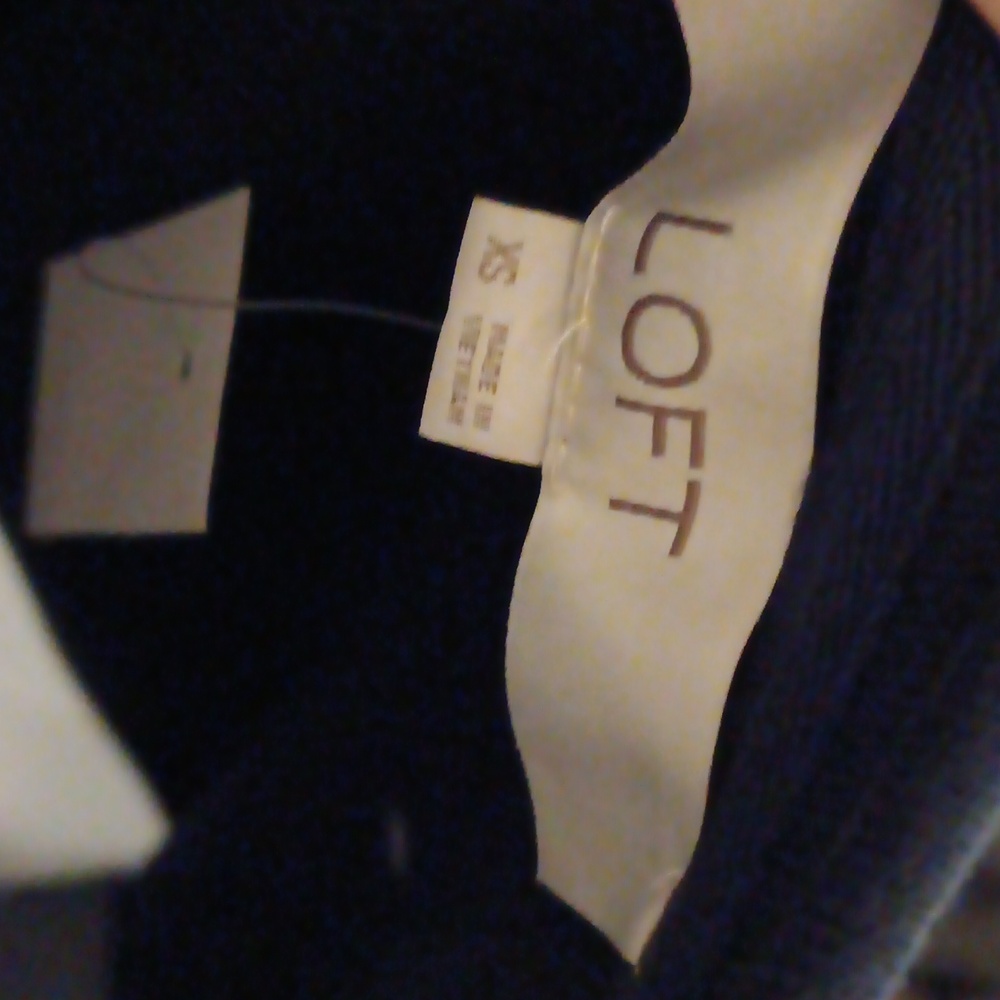 Loft Women's Cozy Quilted Sleeve Sweatshirt Navy Blue Size XS NWT - Picture 3 of 4